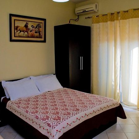 Hotel 4 Stinet Vlorë Buitenkant foto