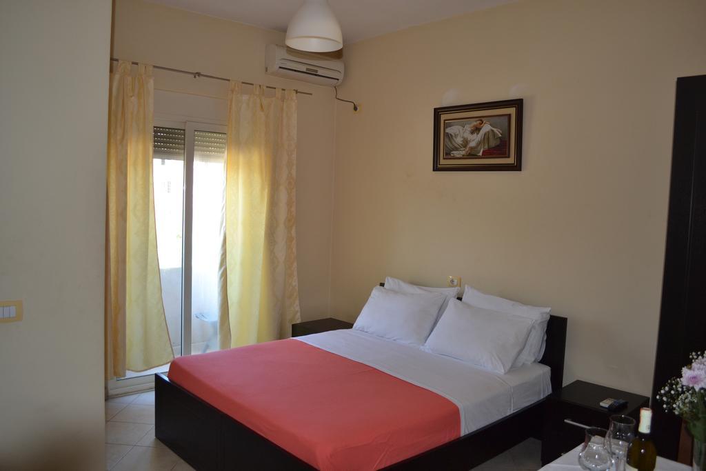 Hotel 4 Stinet Vlorë Buitenkant foto