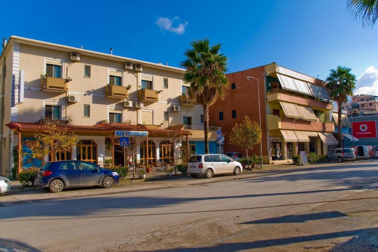 Hotel 4 Stinet Vlorë Buitenkant foto