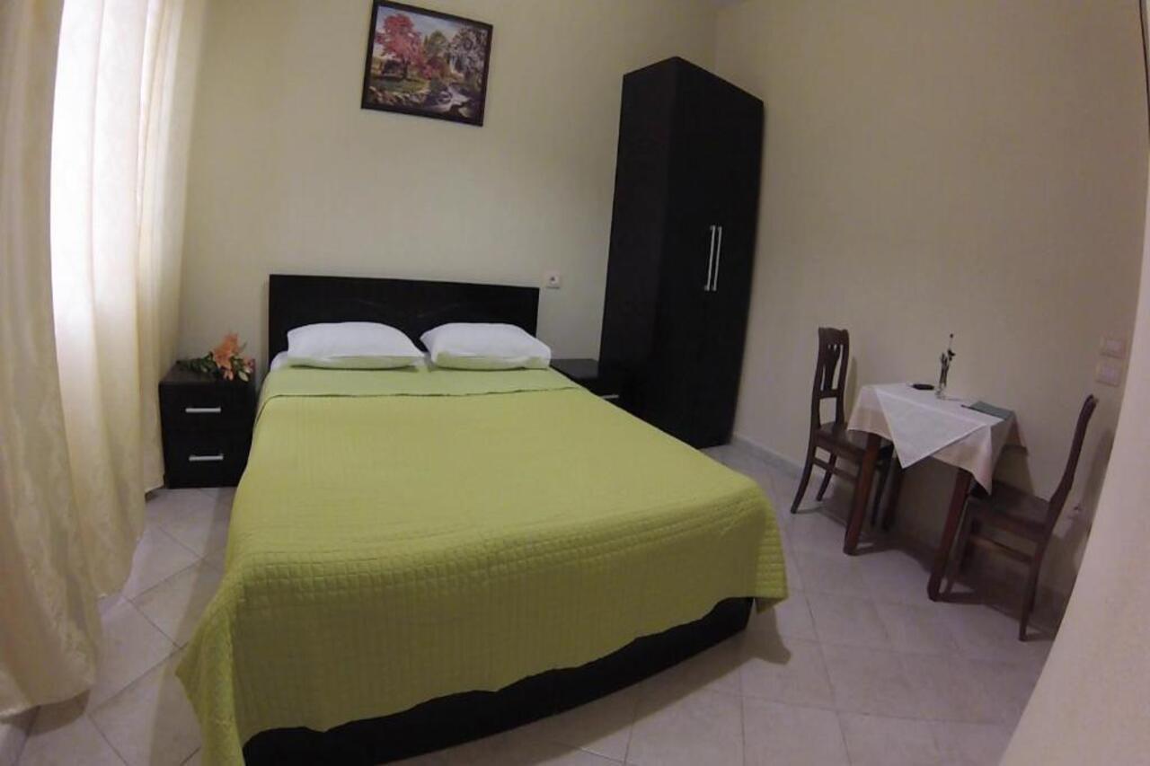 Hotel 4 Stinet Vlorë Buitenkant foto
