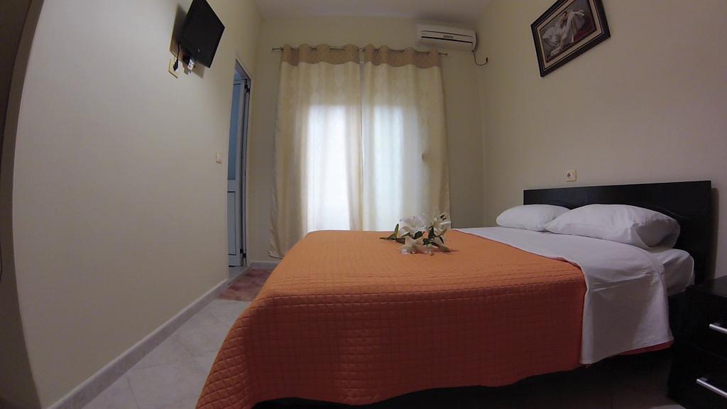 Hotel 4 Stinet Vlorë Buitenkant foto