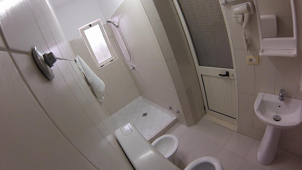 Hotel 4 Stinet Vlorë Buitenkant foto