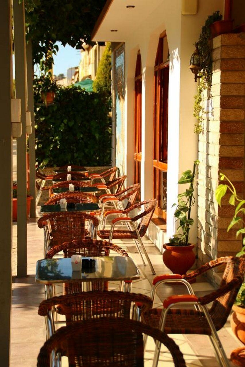 Hotel 4 Stinet Vlorë Buitenkant foto