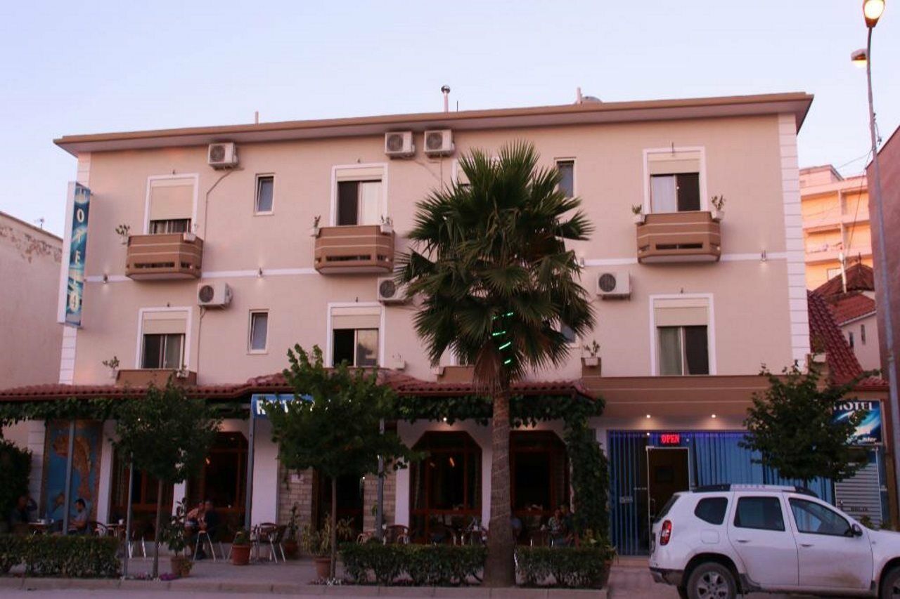 Hotel 4 Stinet Vlorë Buitenkant foto