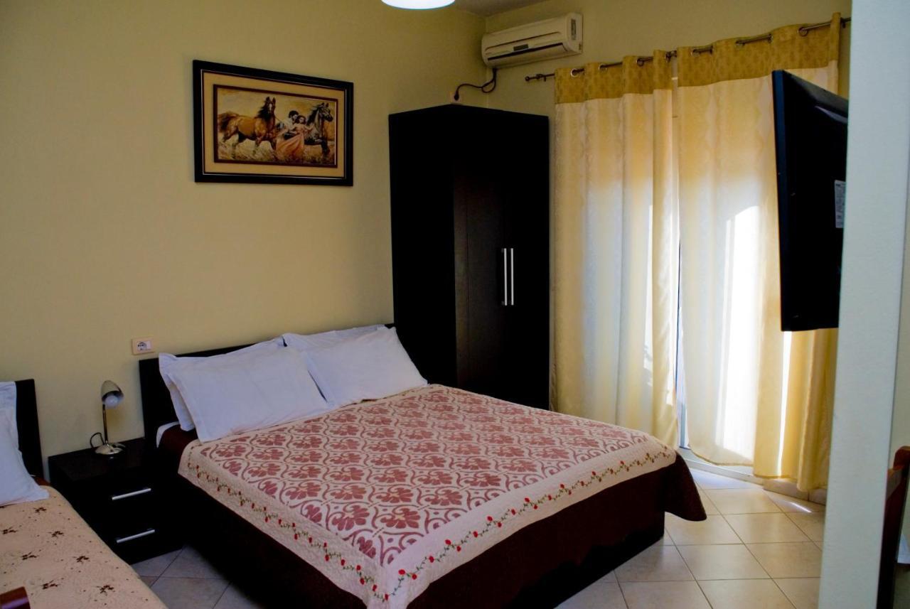 Hotel 4 Stinet Vlorë Buitenkant foto