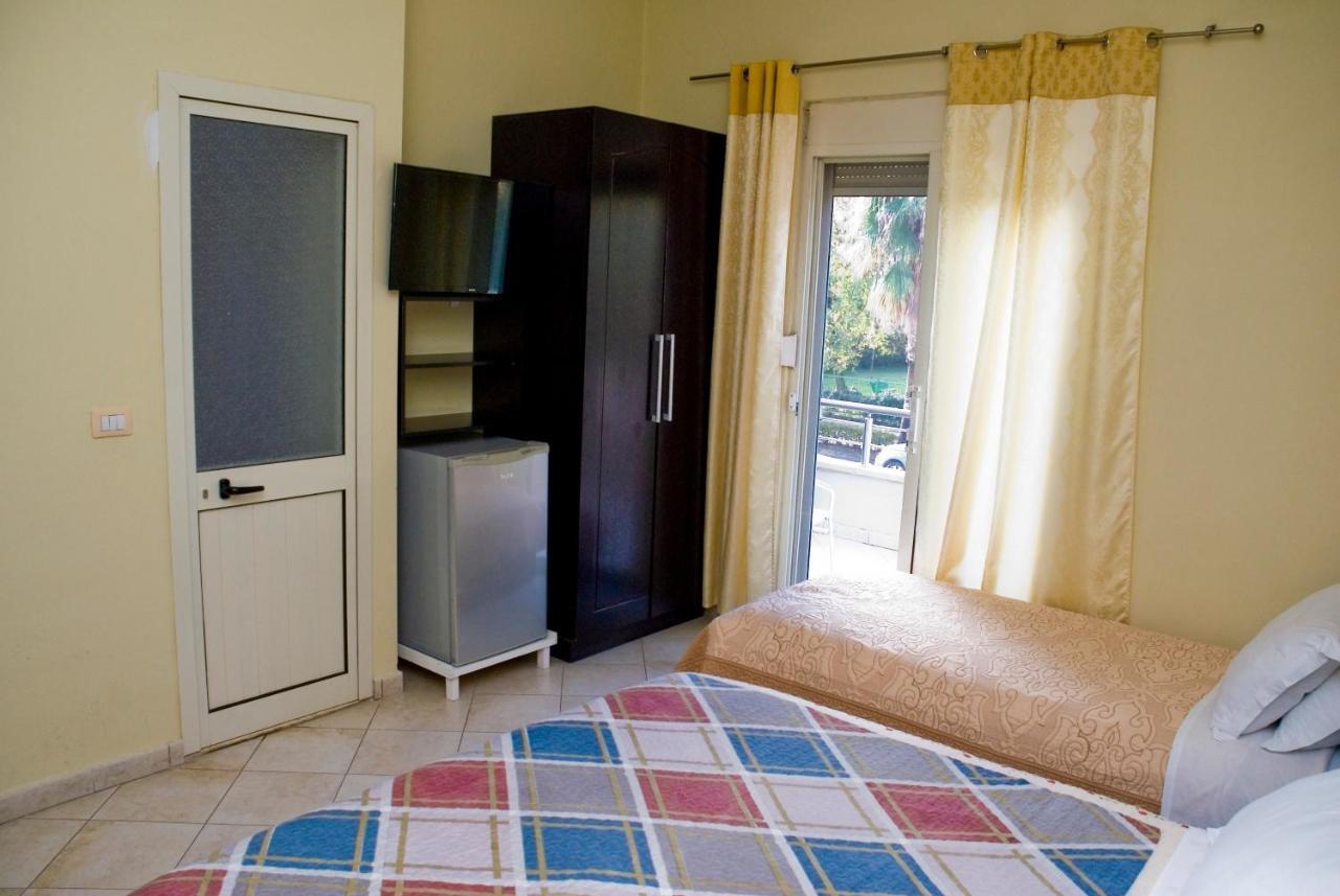 Hotel 4 Stinet Vlorë Buitenkant foto