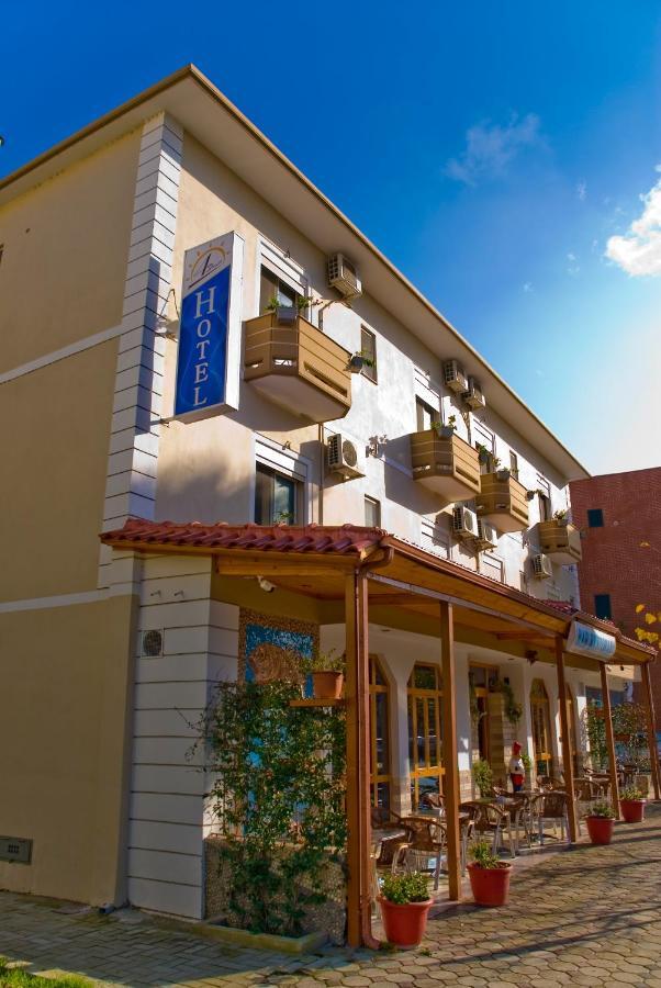 Hotel 4 Stinet Vlorë Buitenkant foto